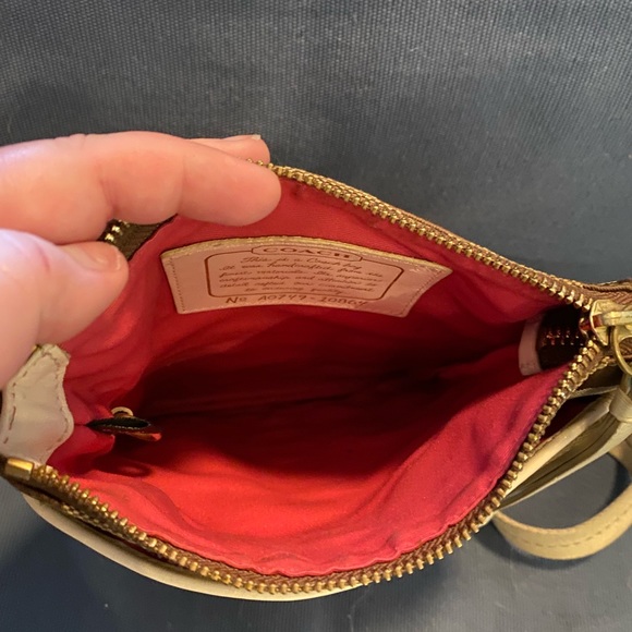 Fabric Coach crossbody - Picture 5 of 5